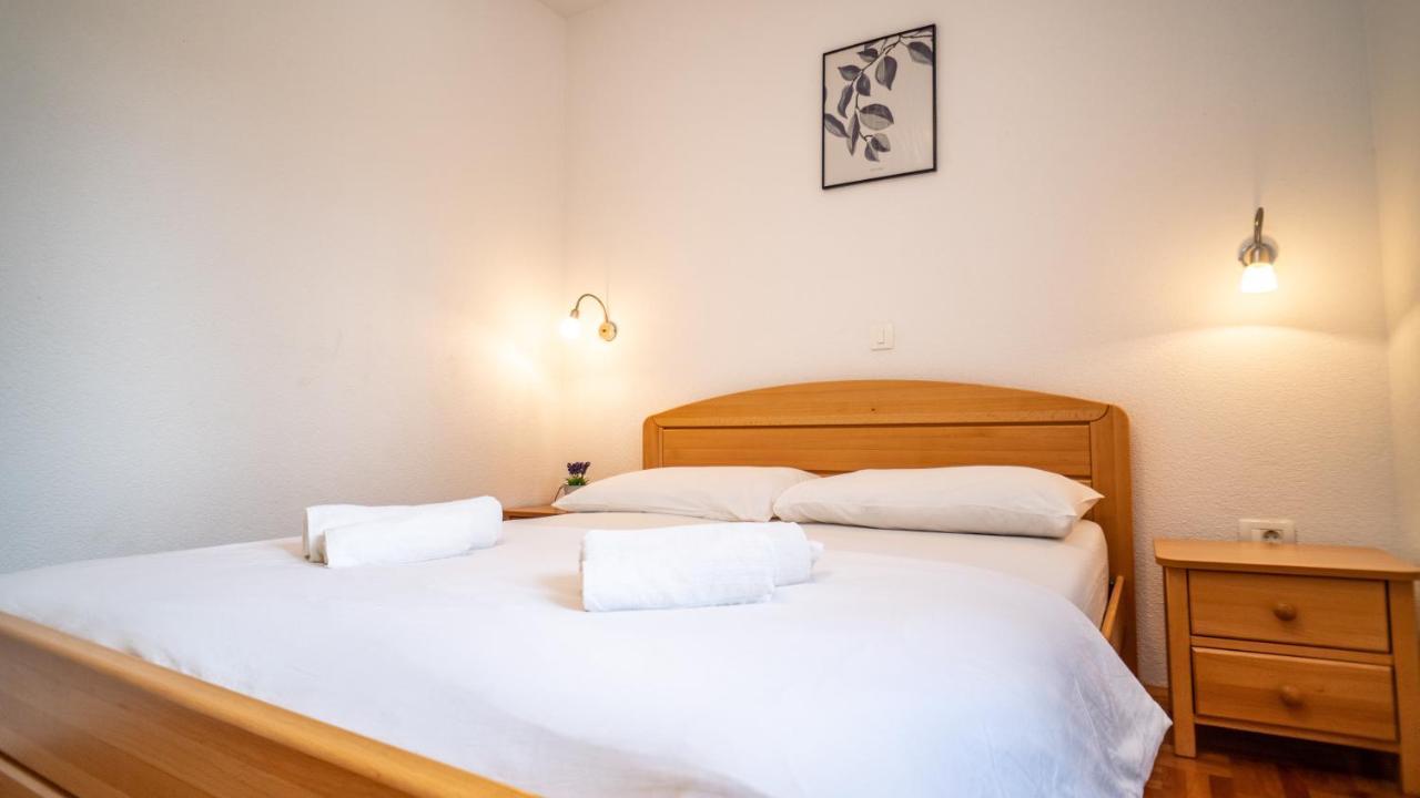 Calma Apartments Трогир Екстериор снимка