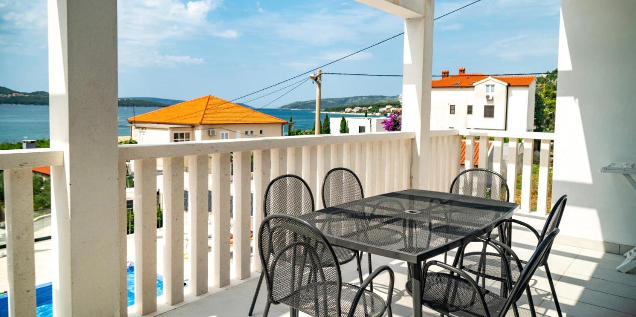 Calma Apartments Трогир Екстериор снимка