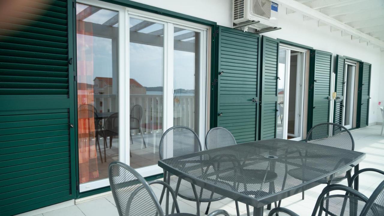 Calma Apartments Трогир Екстериор снимка
