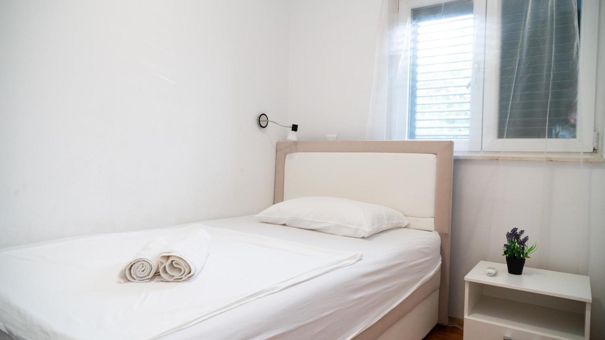 Calma Apartments Трогир Екстериор снимка