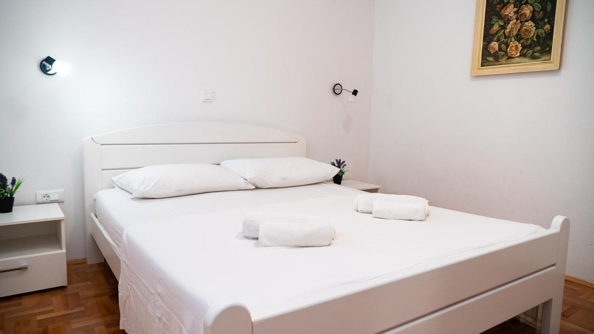 Calma Apartments Трогир Екстериор снимка